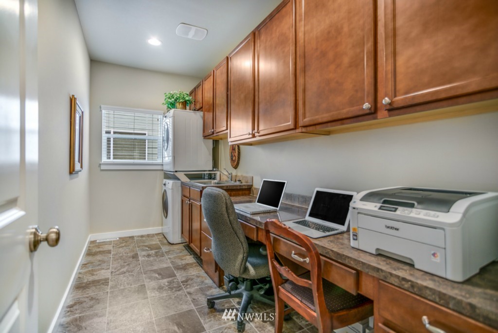 16435 159th Court Southeast Renton, WA 98058 - Photo 14 of 21 Gallery Image 14