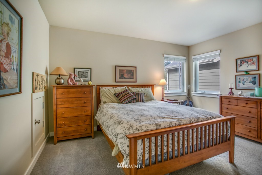 16435 159th Court Southeast Renton, WA 98058 - Photo 17 of 21 Gallery Image 17