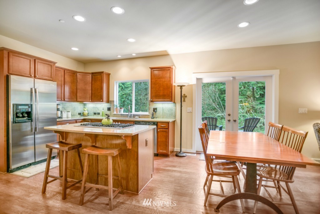 16435 159th Court Southeast Renton, WA 98058 - Photo 6 of 21 Gallery Image 6