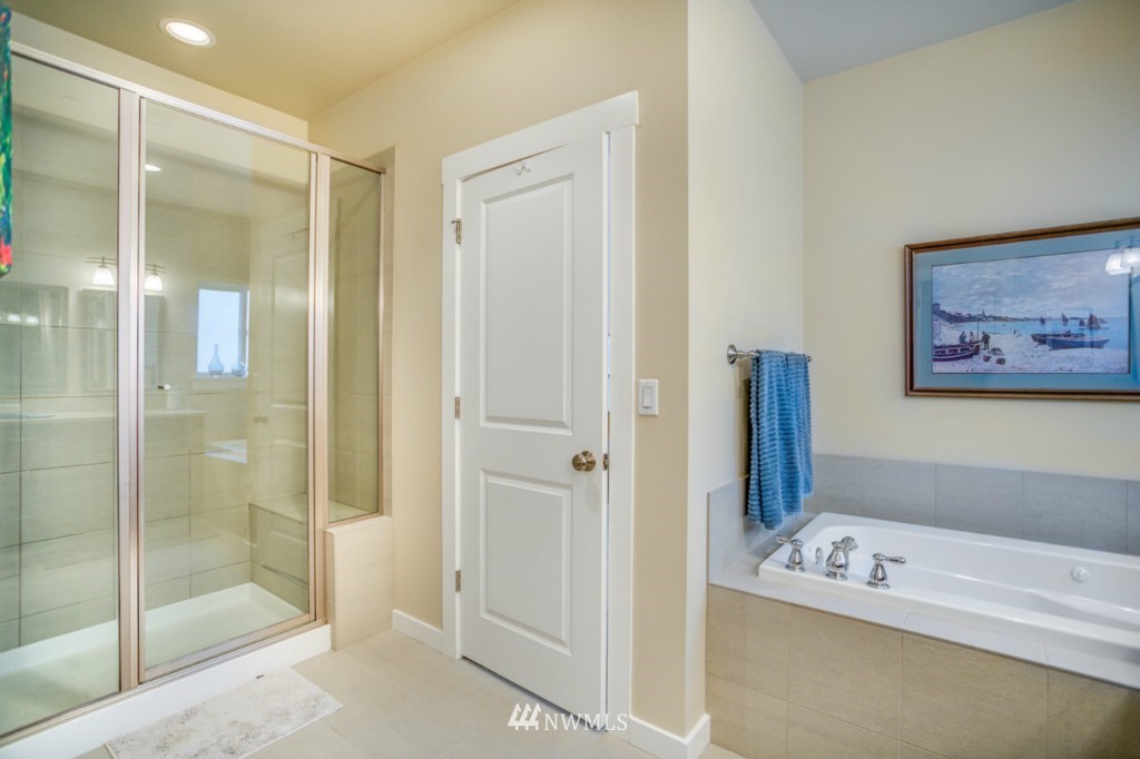 16435 159th Court Southeast Renton, WA 98058 - Photo 10 of 21 Gallery Image 10