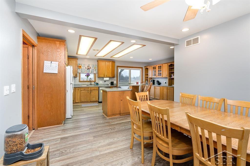 2528 East Stewart Road Midland, MI 48640 - Photo 8 of 33 50170382-01d682db-6286-4793-a8fe-a904f90bd1f5.JPG