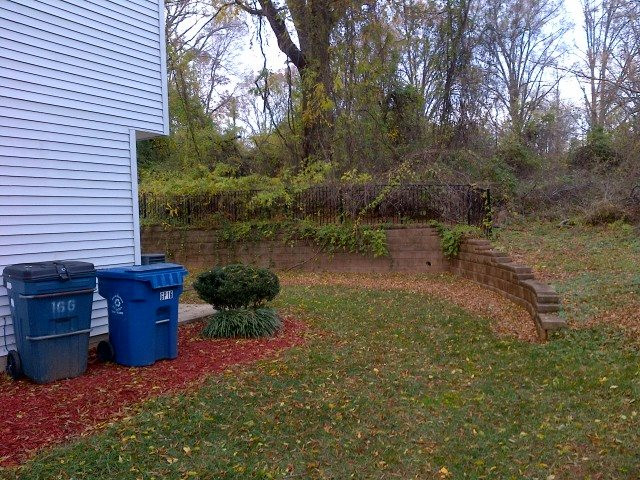 16 Grove Park Road, Unit 16 Durham, NC 27705 - Photo 8 of 10 Private side yard