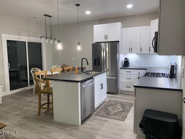 $2,000 | 705 North Main Avenue, Erwin, TN 37650