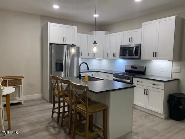 $2,000 | 705 North Main Avenue, Erwin, TN 37650