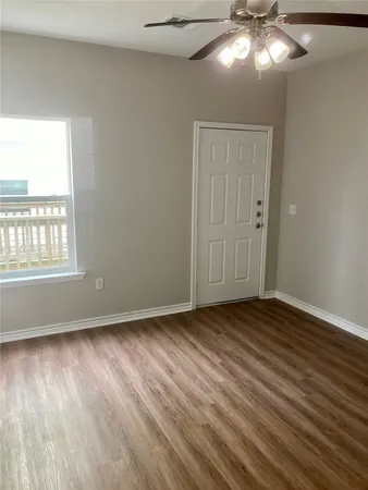 $2,800 | 2809 Winnie Street, Unit REAR, Galveston, TX 77550