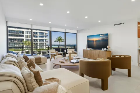 $3,995,000 | 3100 South Ocean Boulevard, Unit 201S, Palm Beach, FL 33480