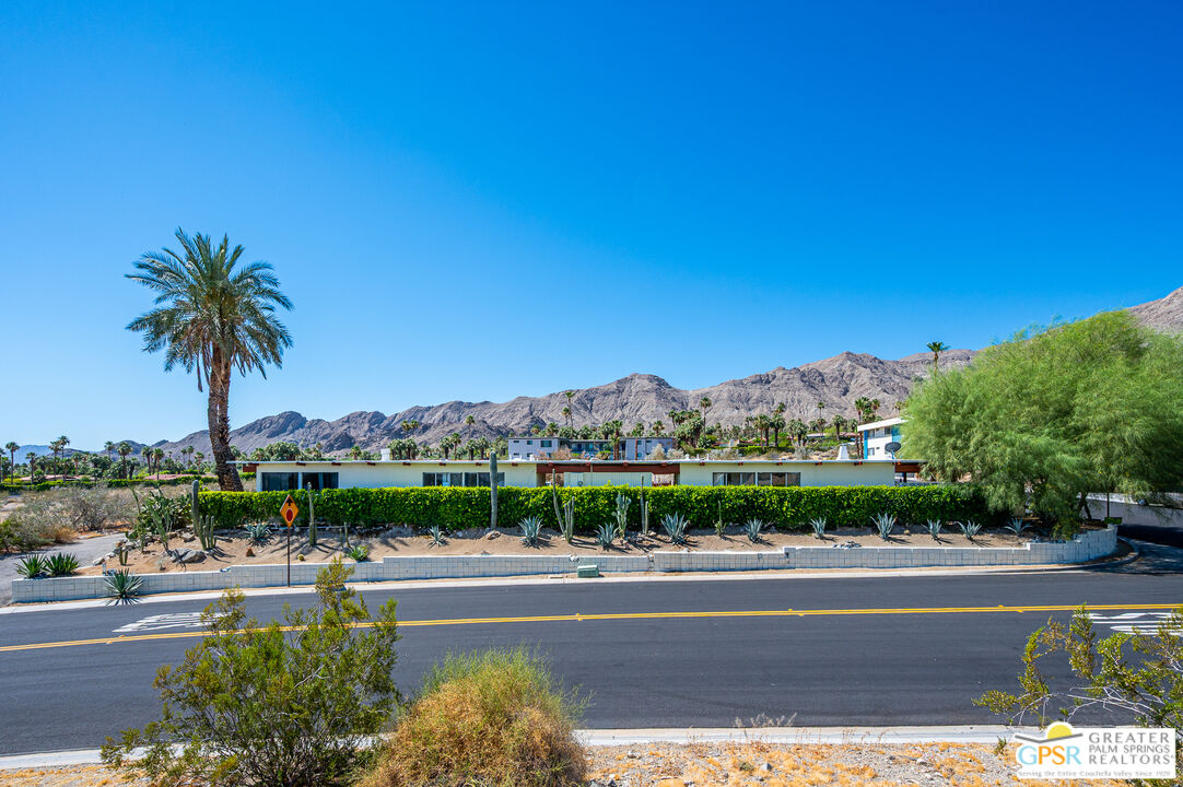 39910 Bird Lane Rancho Mirage, CA 92270 - Photo 4 of 61