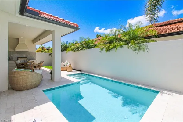 a house view with a outdoor space