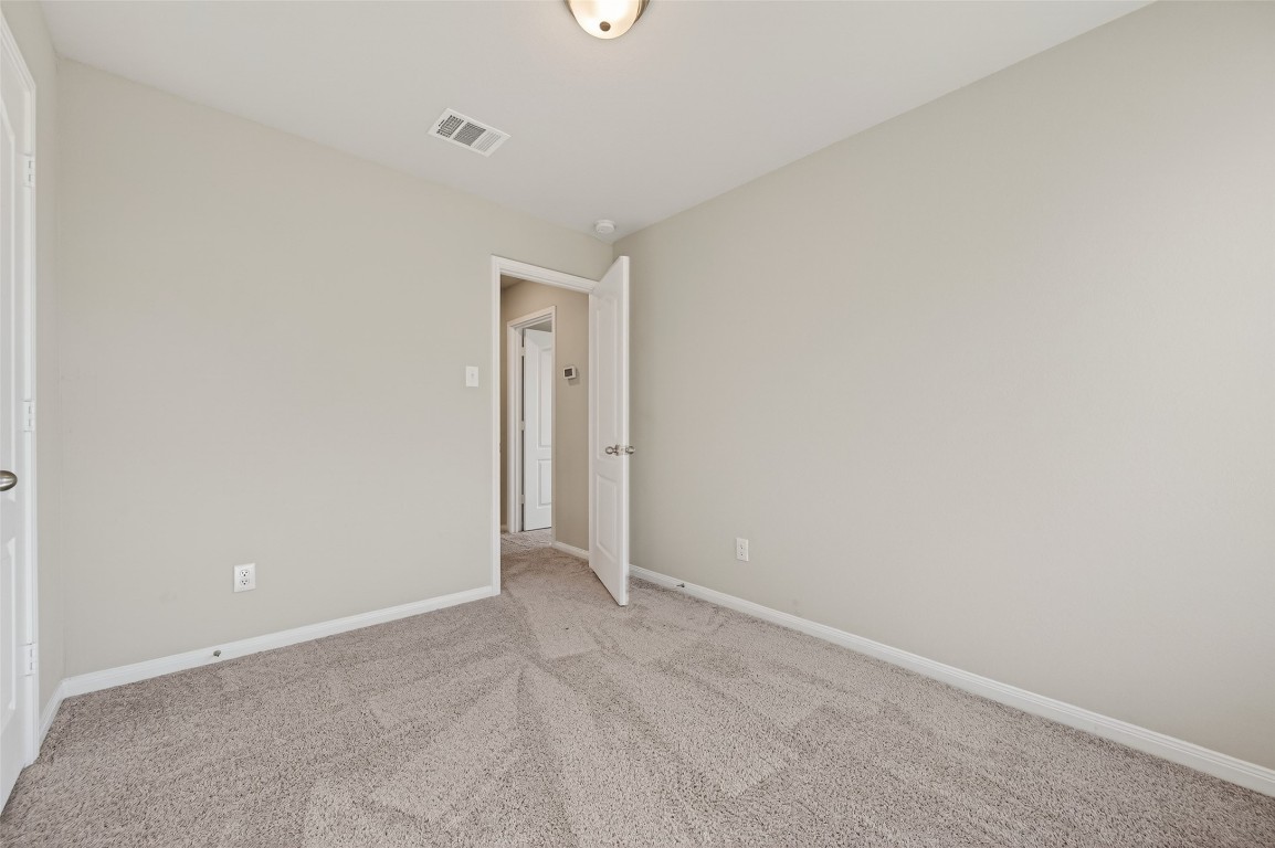 940 21st Street Hempstead, TX 77445 - Photo 19 of 36 a view of an empty room