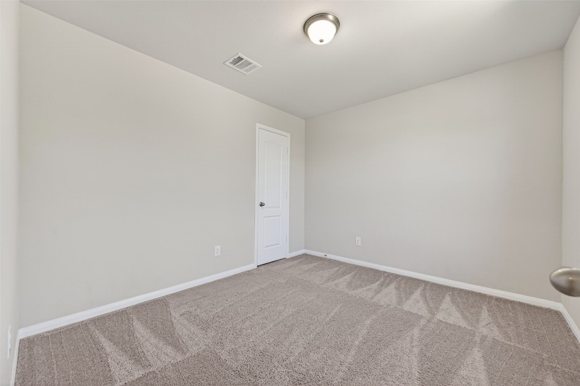 940 21st Street Hempstead, TX 77445 - Photo 24 of 36 a view of an empty room