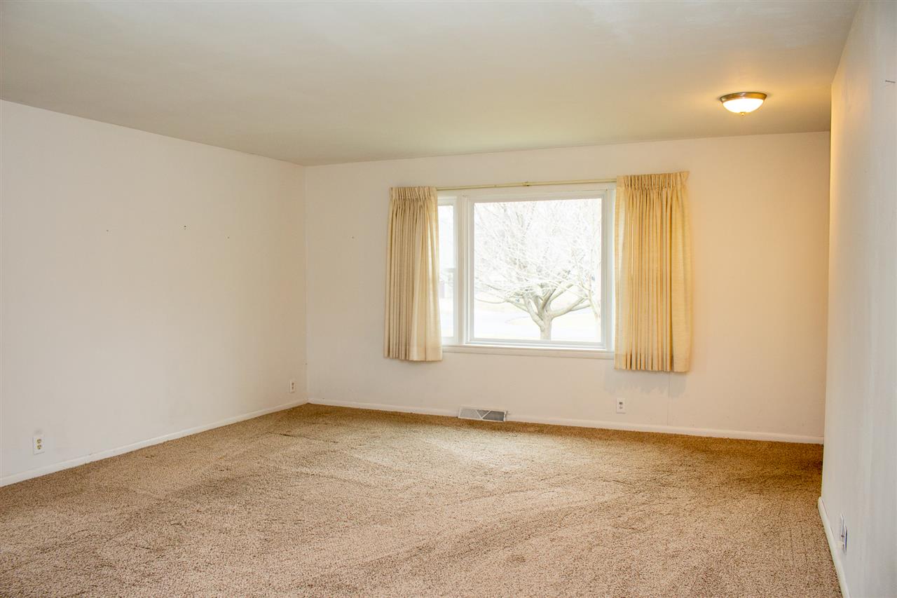 8638 Trudy Road Rockford, IL 61108 - Photo 3 of 22 Gallery Image 3