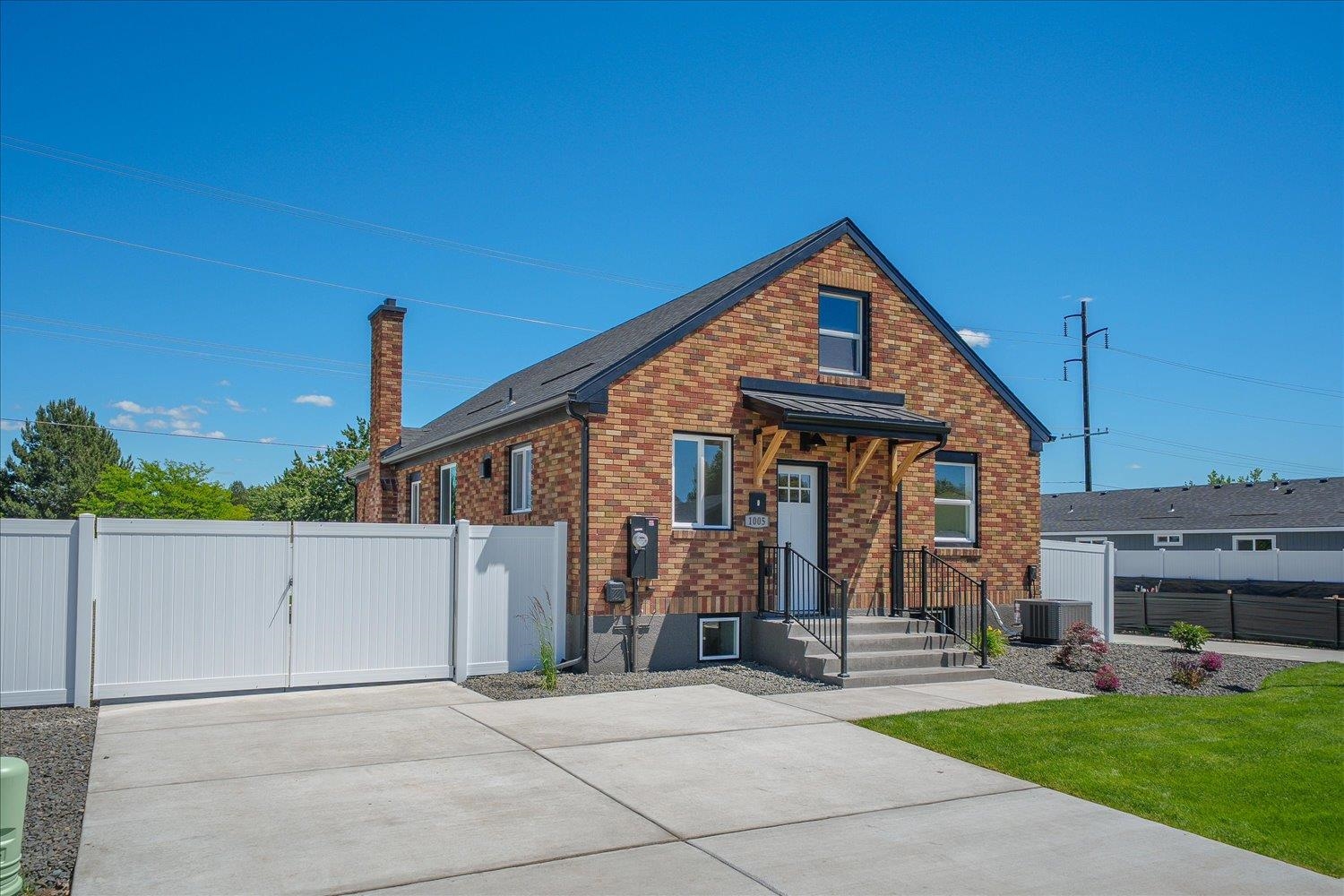 1005 South Century Road Spokane Valley, WA 99037 - Photo 4 of 44