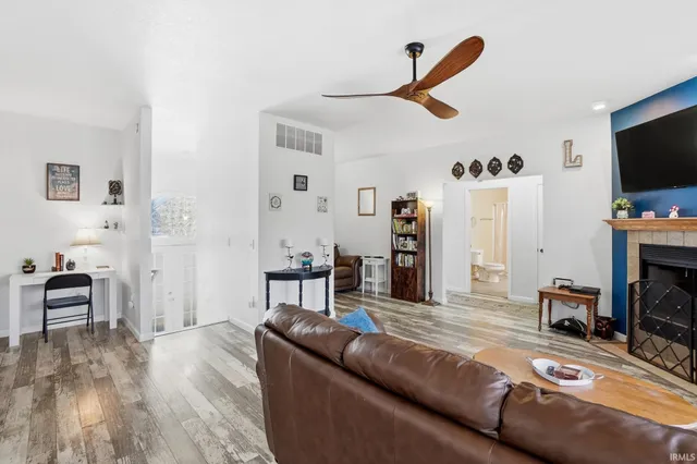 $430,000 | 9832 Crown Point Drive, Fort Wayne, IN 46804