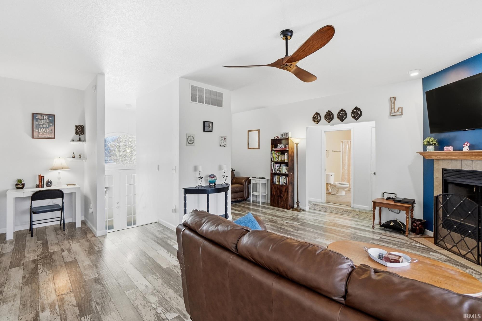 9832 Crown Point Drive Fort Wayne, IN 46804 - Photo 11 of 36