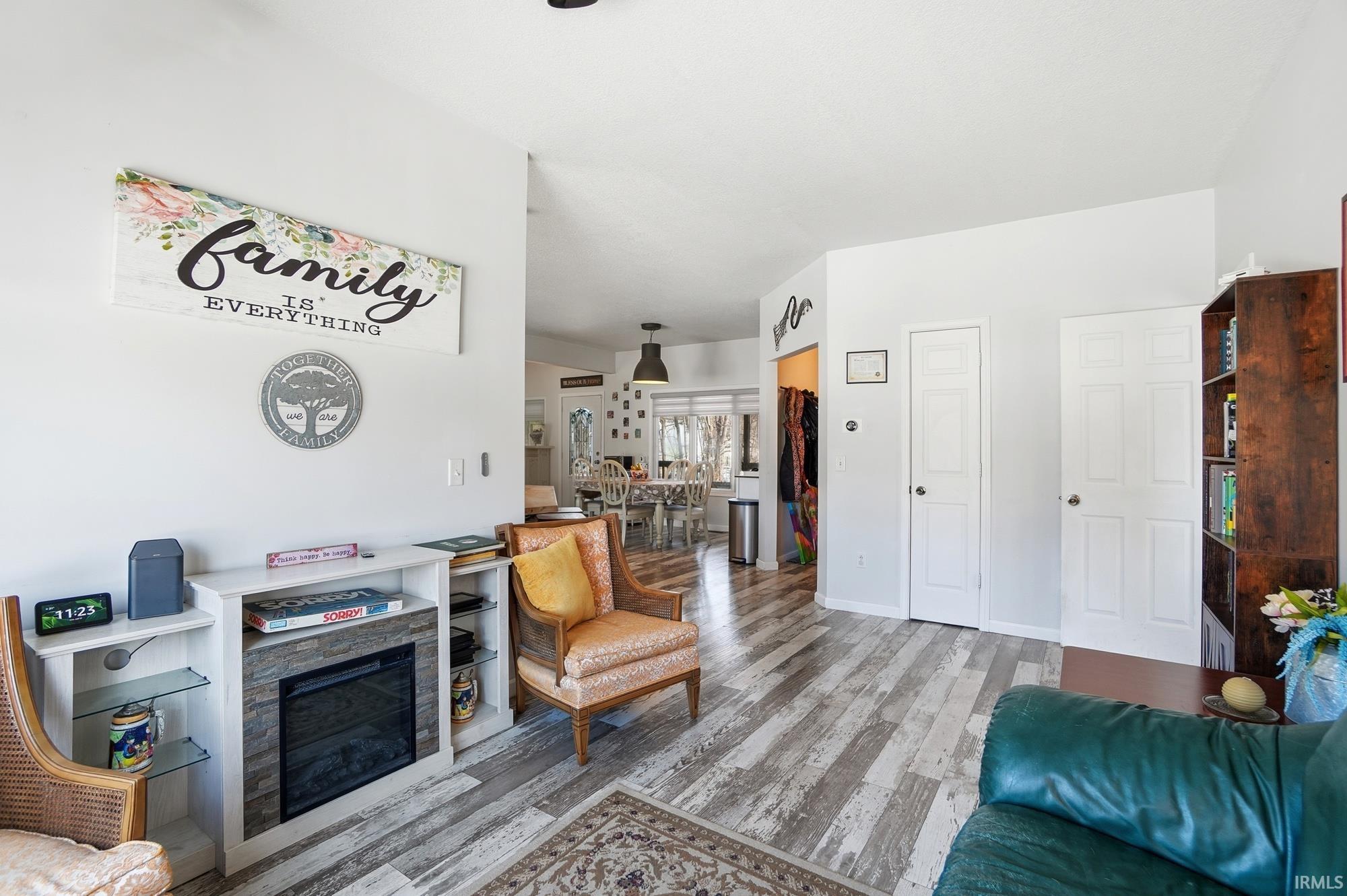 9832 Crown Point Drive Fort Wayne, IN 46804 - Photo 13 of 36