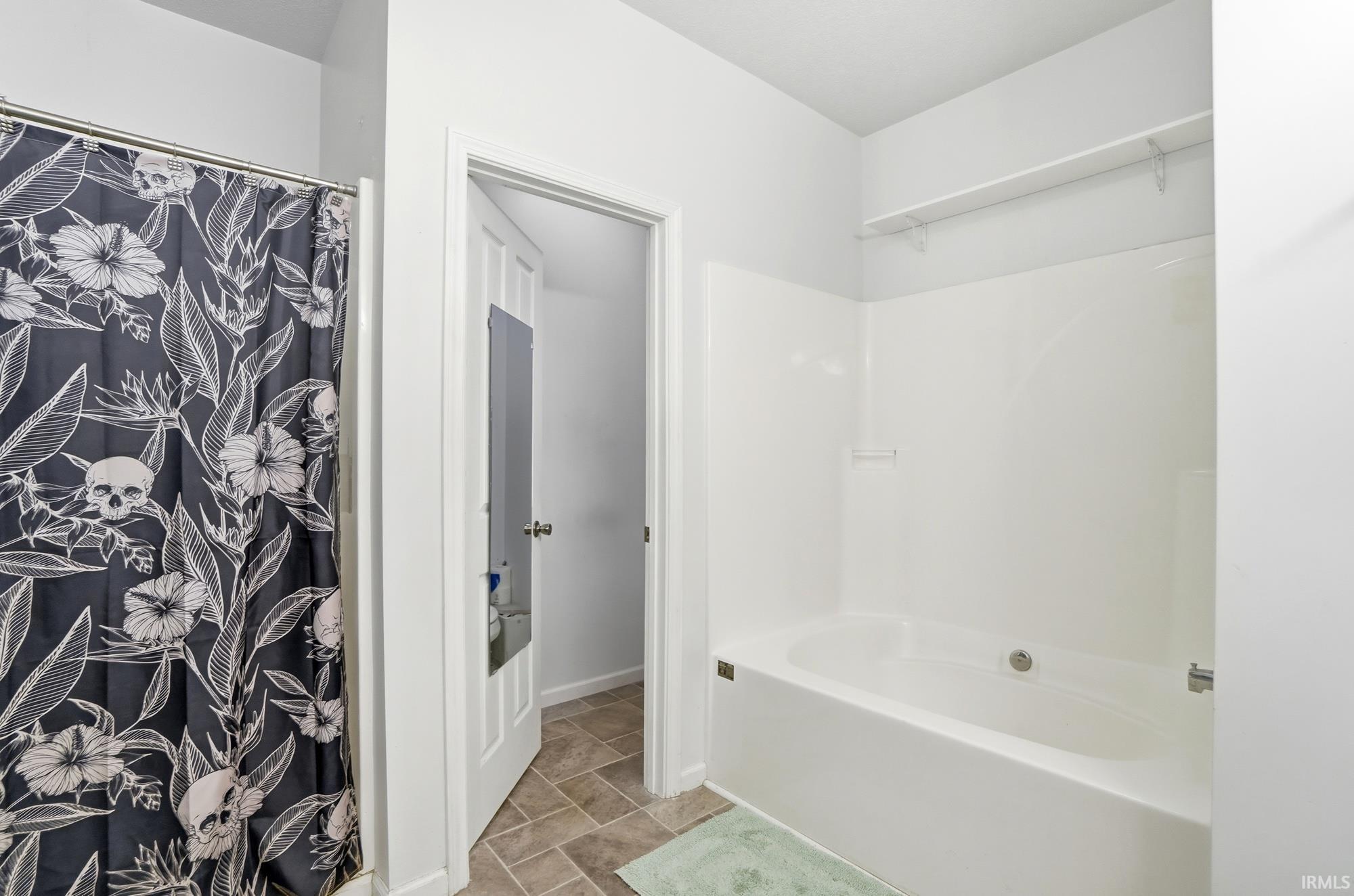 9832 Crown Point Drive Fort Wayne, IN 46804 - Photo 17 of 36