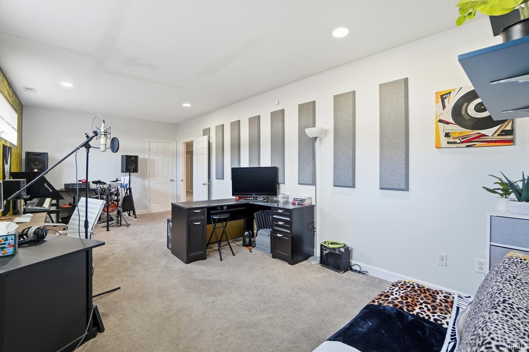 9832 Crown Point Drive Fort Wayne, IN 46804 - Photo 19 of 36