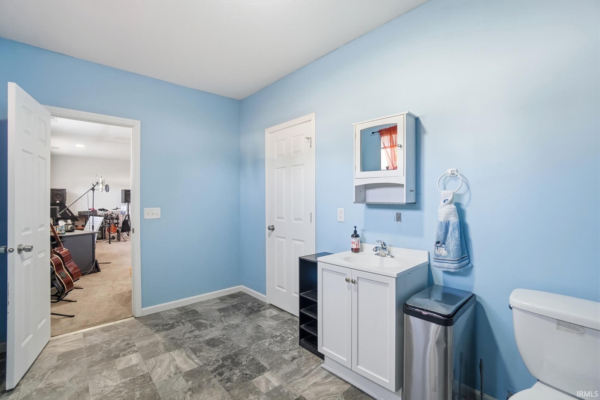 9832 Crown Point Drive Fort Wayne, IN 46804 - Photo 31 of 36