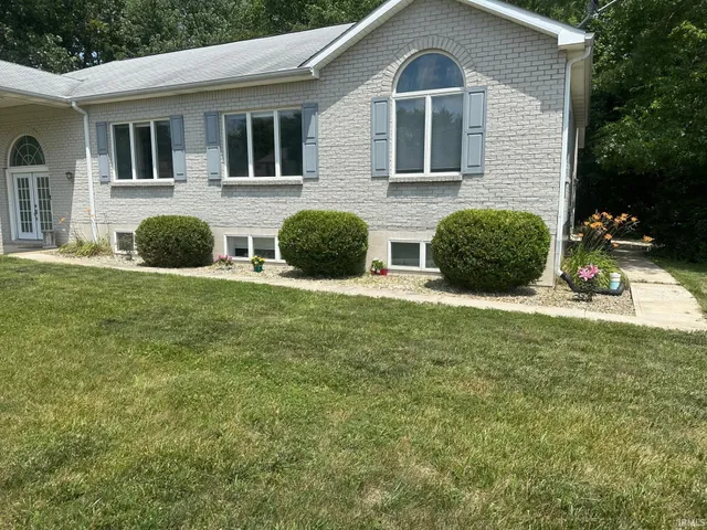 $430,000 | 9832 Crown Point Drive, Fort Wayne, IN 46804