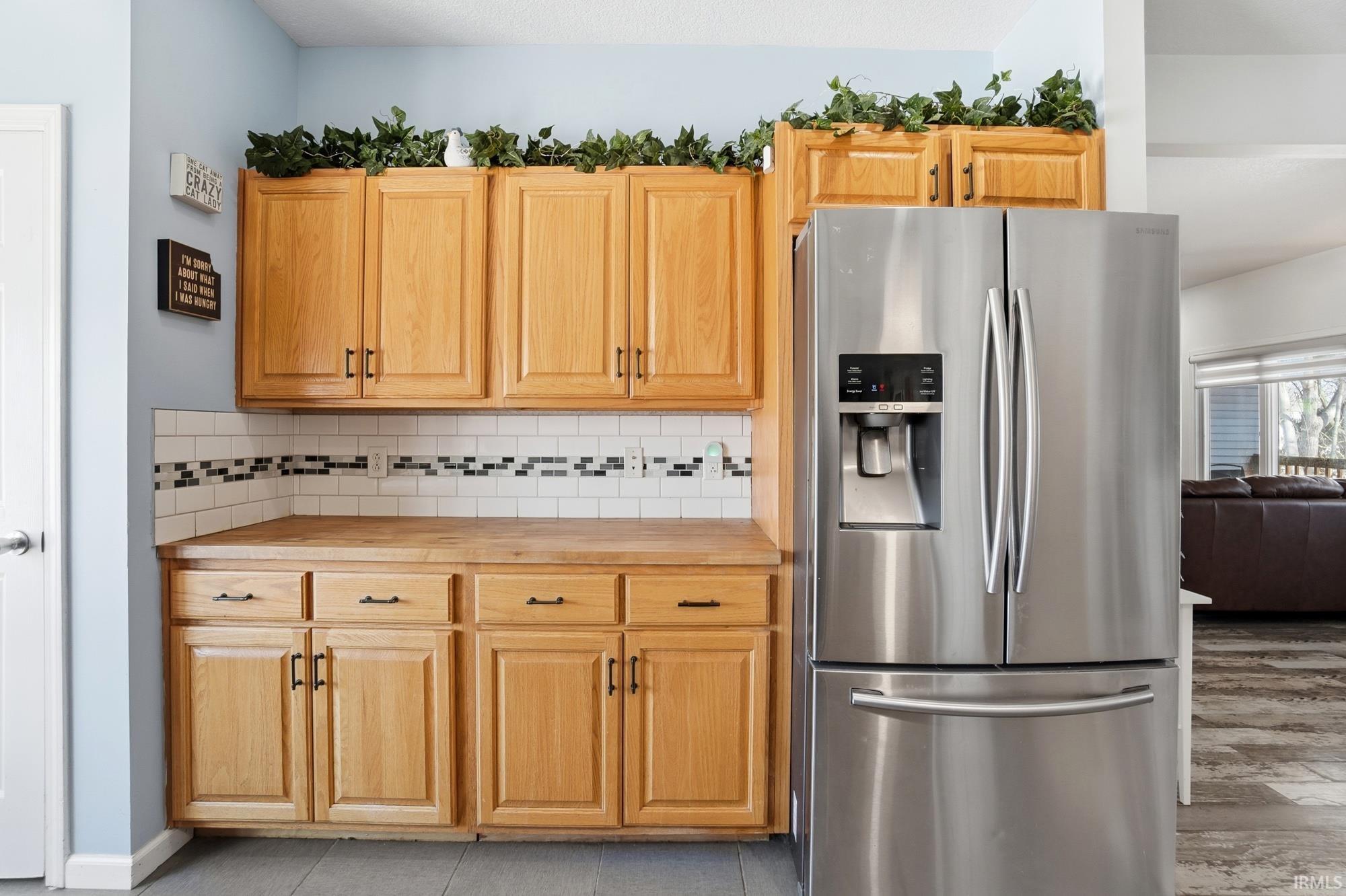 9832 Crown Point Drive Fort Wayne, IN 46804 - Photo 4 of 36