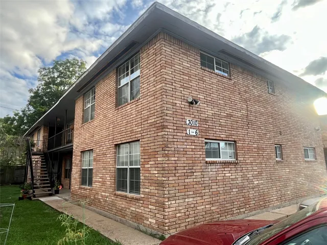 $950 | 3010 Oakdale Street, Unit 4, Houston, TX 77004