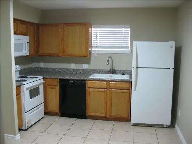 $950 | 3010 Oakdale Street, Unit 4, Houston, TX 77004