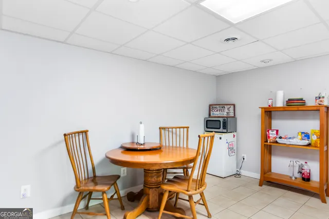 a view of a back yard