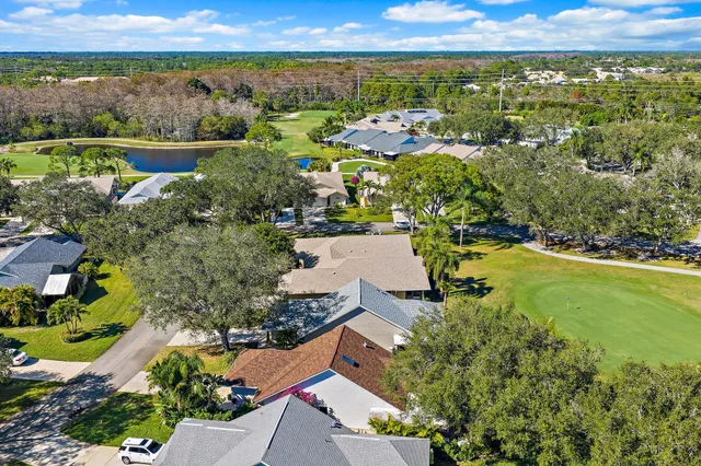$439,000 | 12921 Southeast Crooked Stick Lane, Hobe Sound, FL 33455