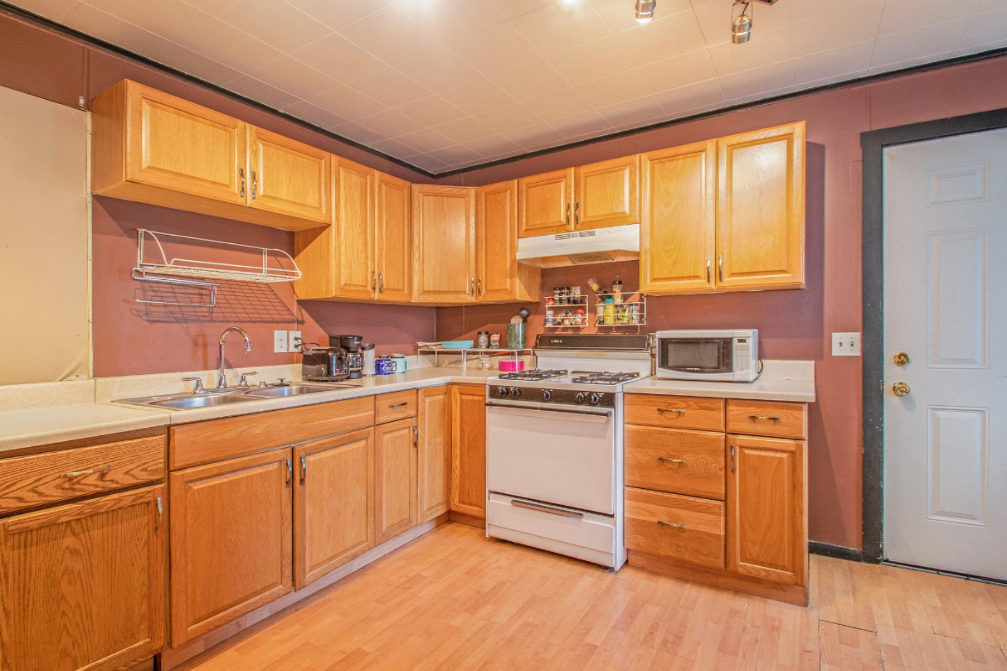 207 2nd Avenue Three Rivers, MI 49093 - Photo 9 of 20 IMG_0032