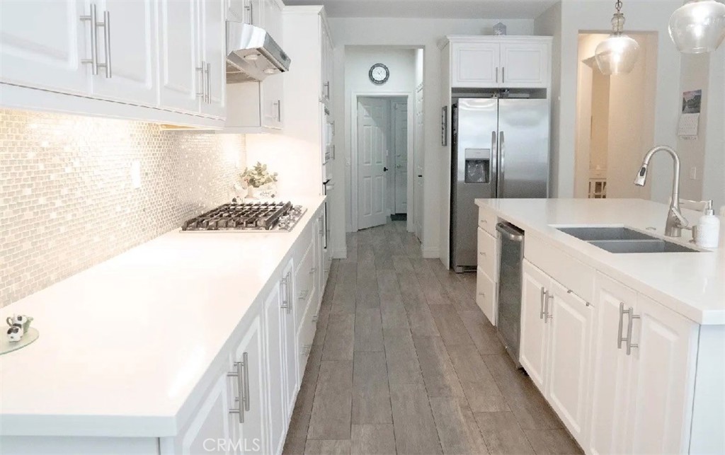 366 Caldera Street Perris, CA 92570 - Photo 19 of 60 Kitchen