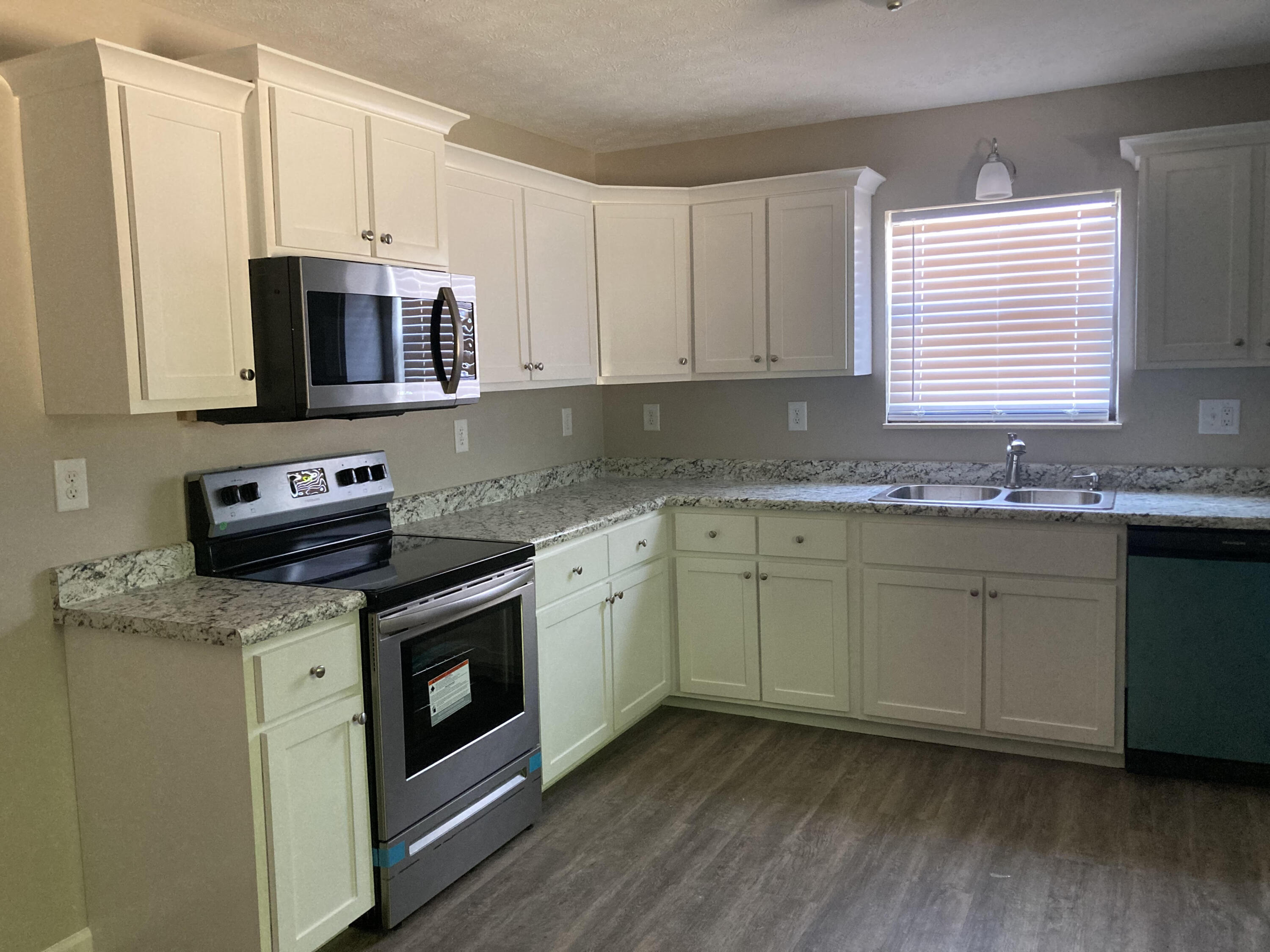 104 Lynn Drive Maynardville, TN 37807 - Photo 2 of 15 Kitchen