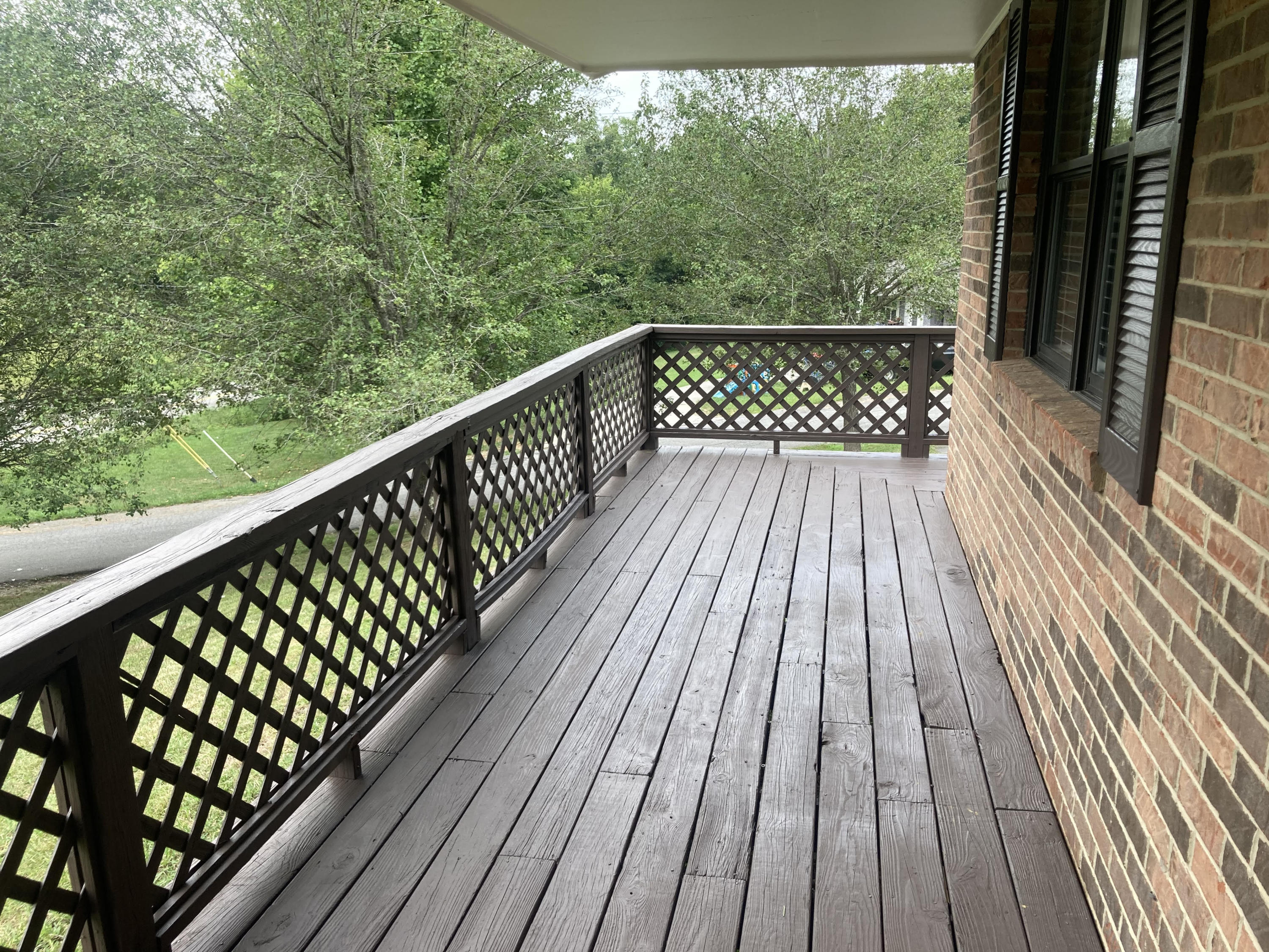 104 Lynn Drive Maynardville, TN 37807 - Photo 12 of 15 Covered Deck