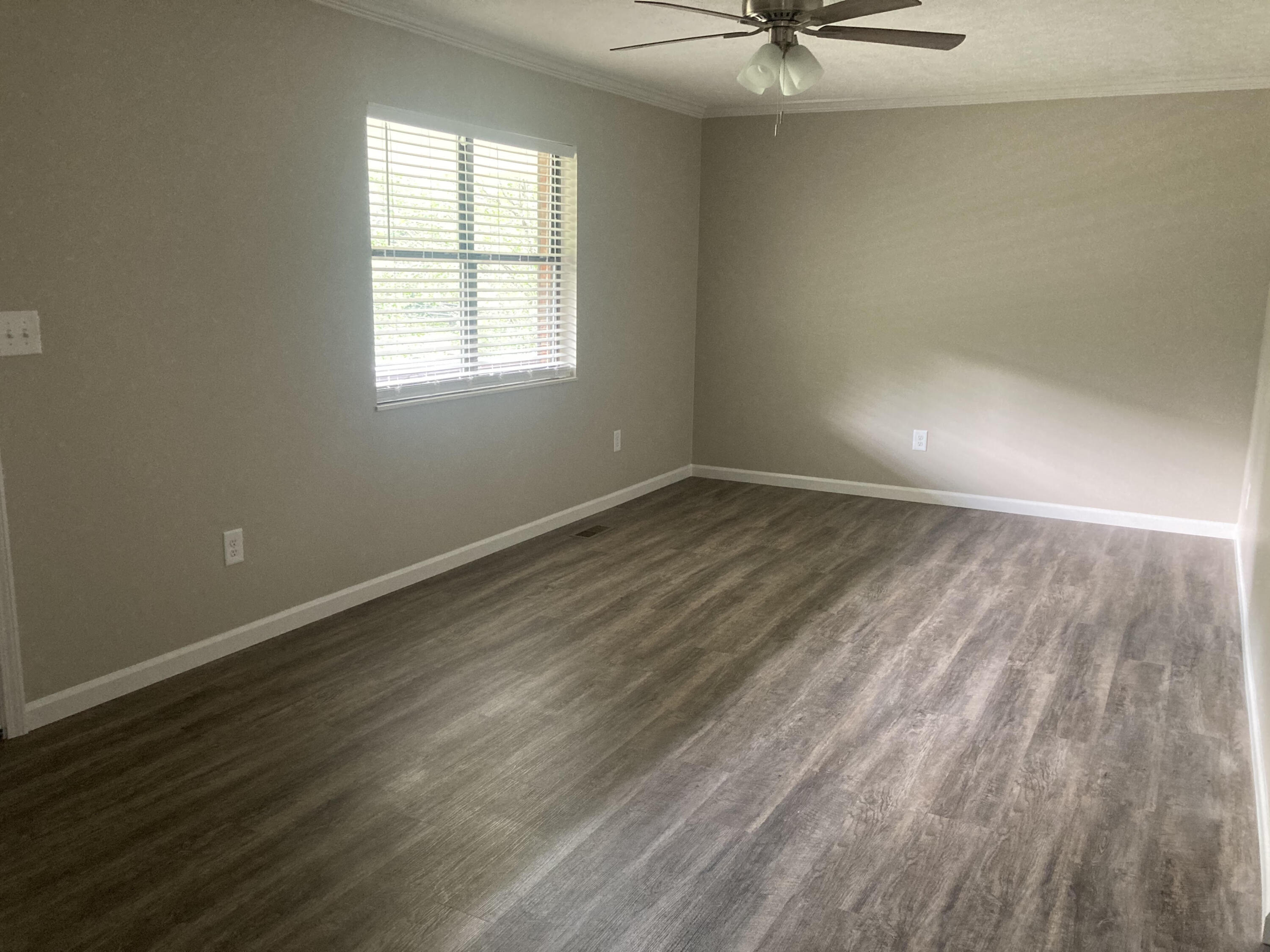 104 Lynn Drive Maynardville, TN 37807 - Photo 4 of 15 Living Room