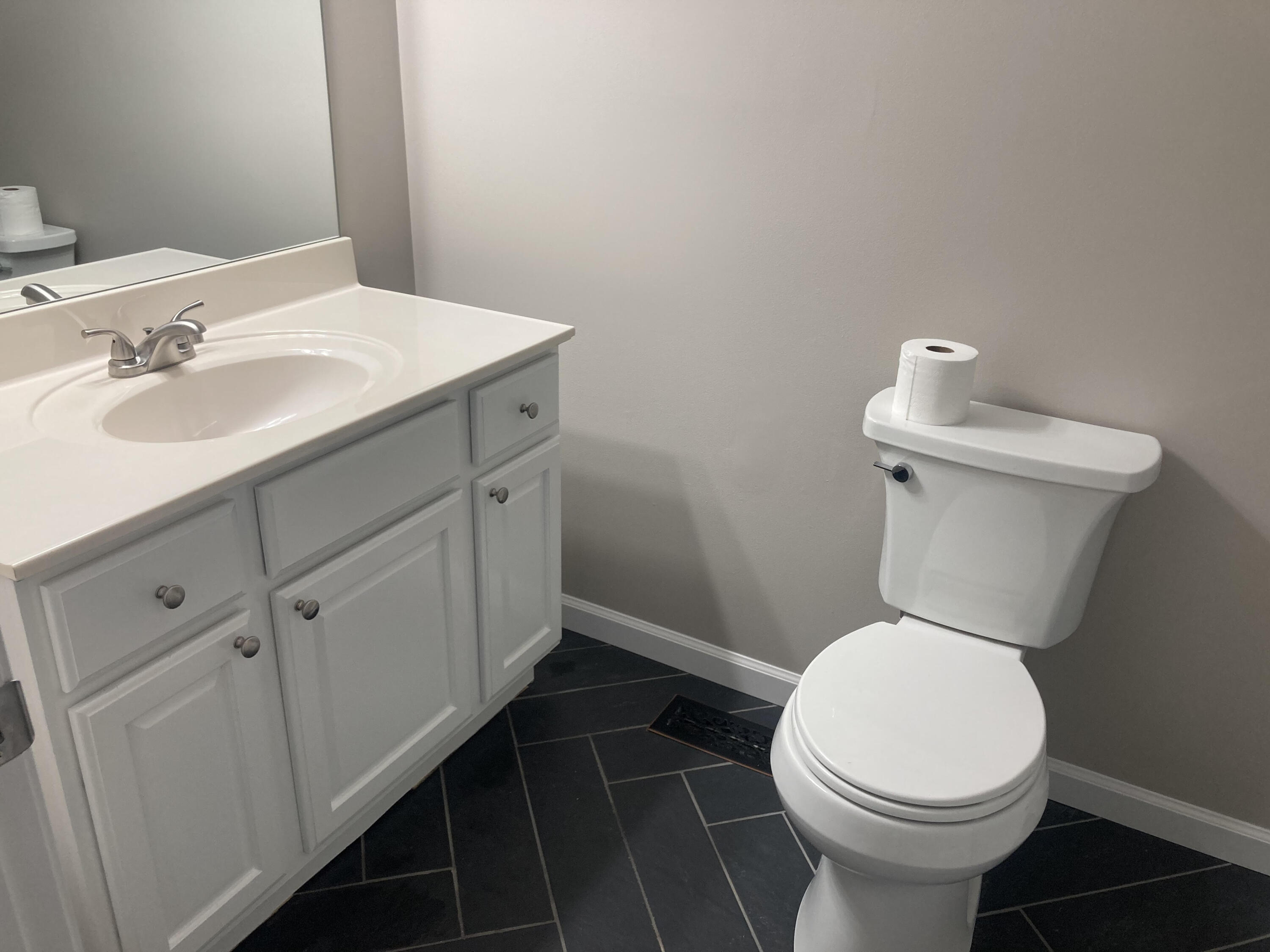 104 Lynn Drive Maynardville, TN 37807 - Photo 7 of 15 Bathroom