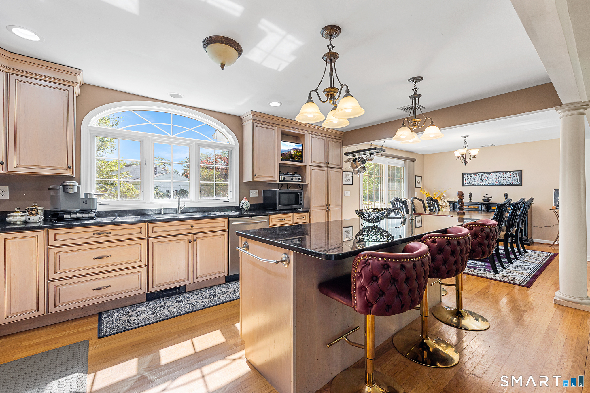 650 Racebrook Road Orange, CT 06477 - Photo 3 of 25