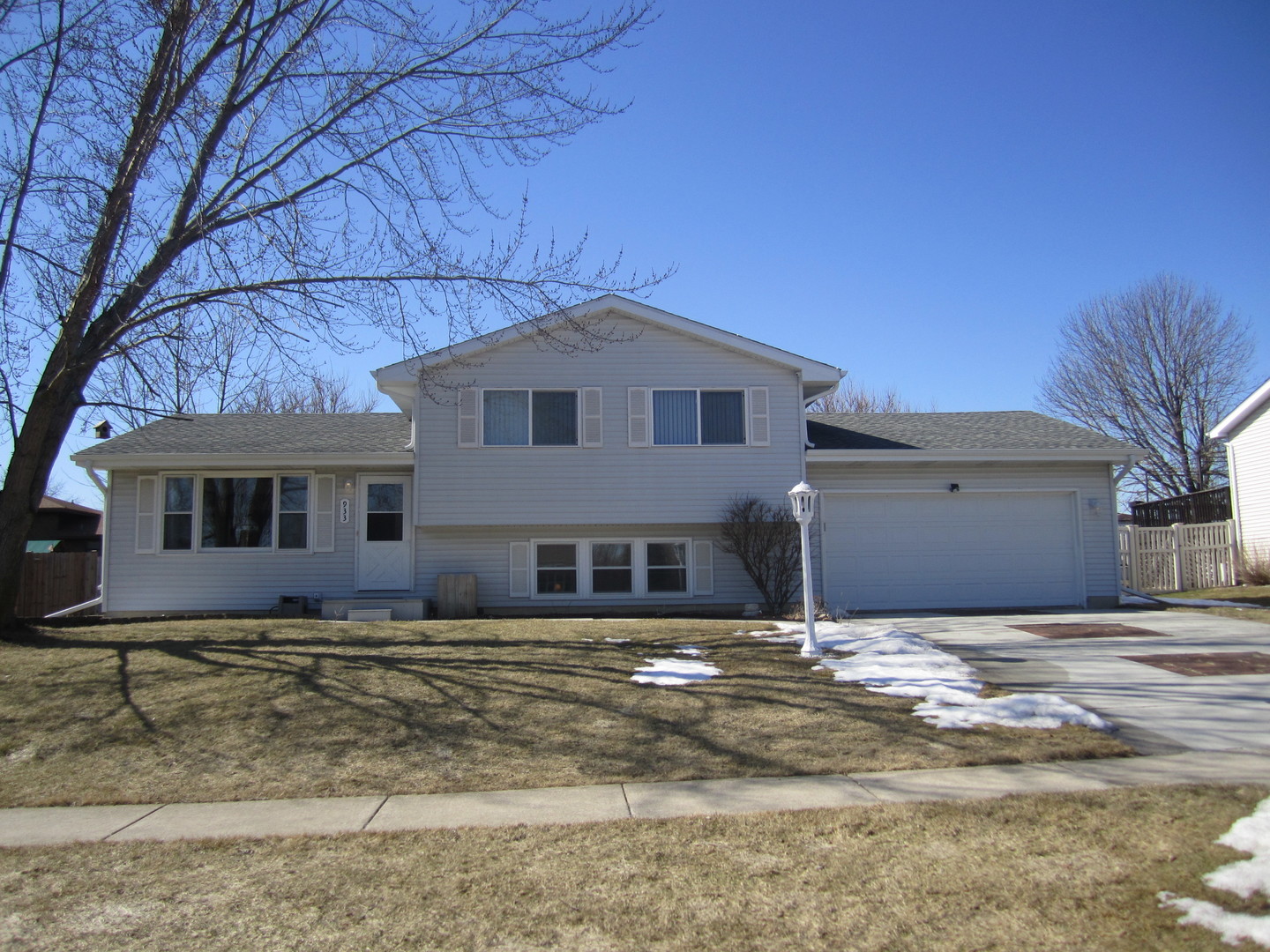 933 Lake Road New Lenox, IL 60451 - Photo 1 of 53