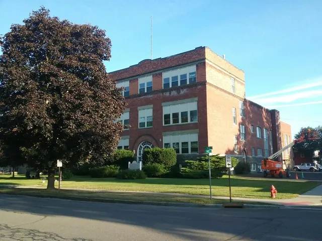 $876 | 27 West Main Street, Unit 200S, Norwich, NY 13815