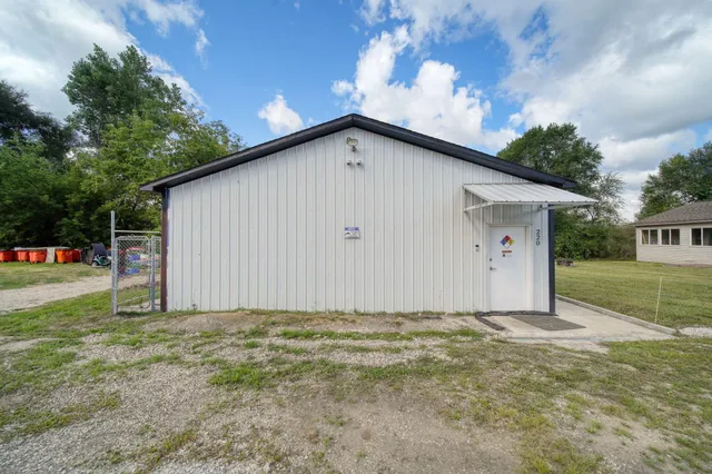 $475,000 | 210 Watts Road, Jackson, MI 49203