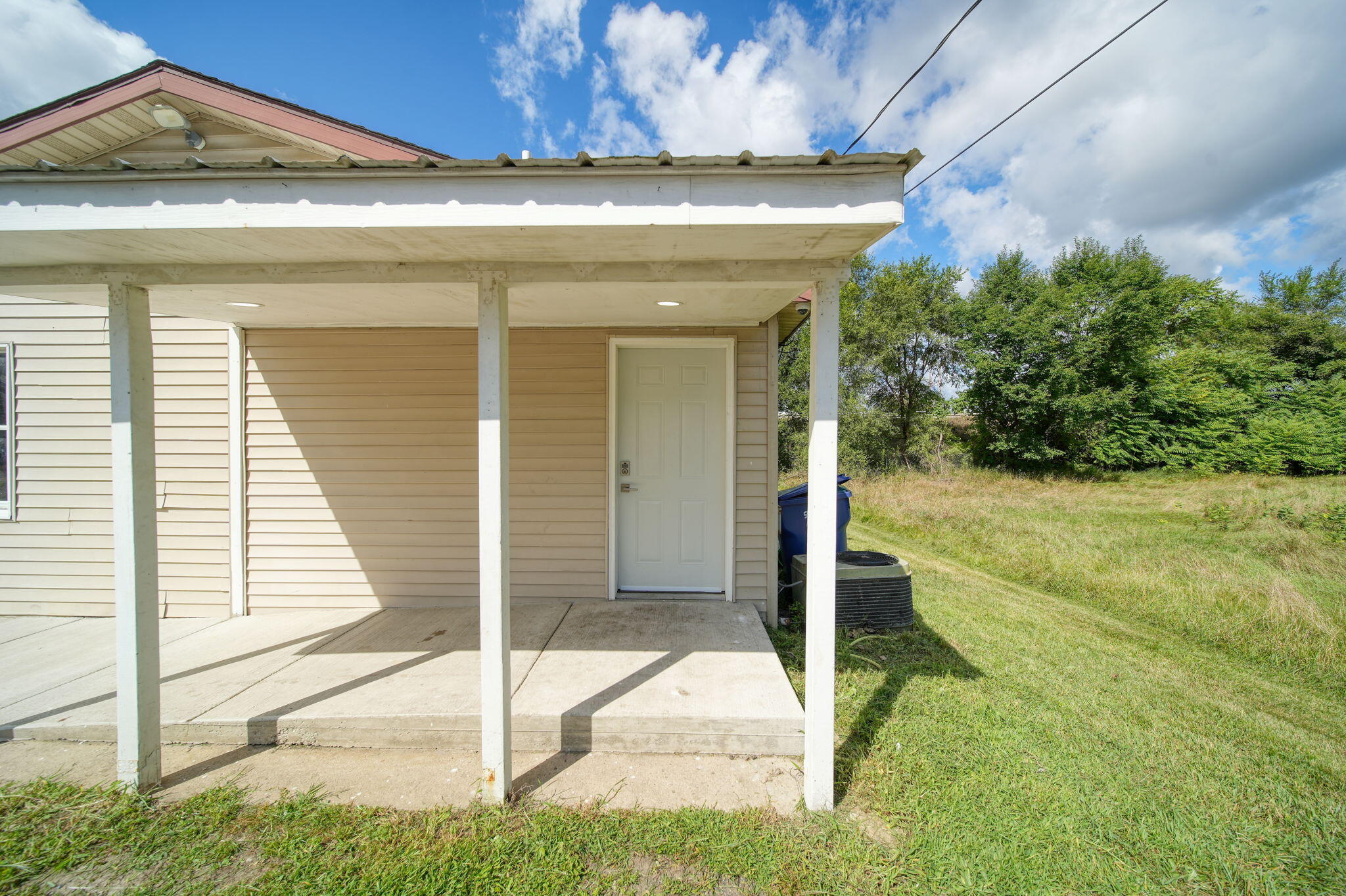 210 Watts Road Jackson, MI 49203 - Photo 3 of 26 3-web-or-mls-DSC09717_HDR