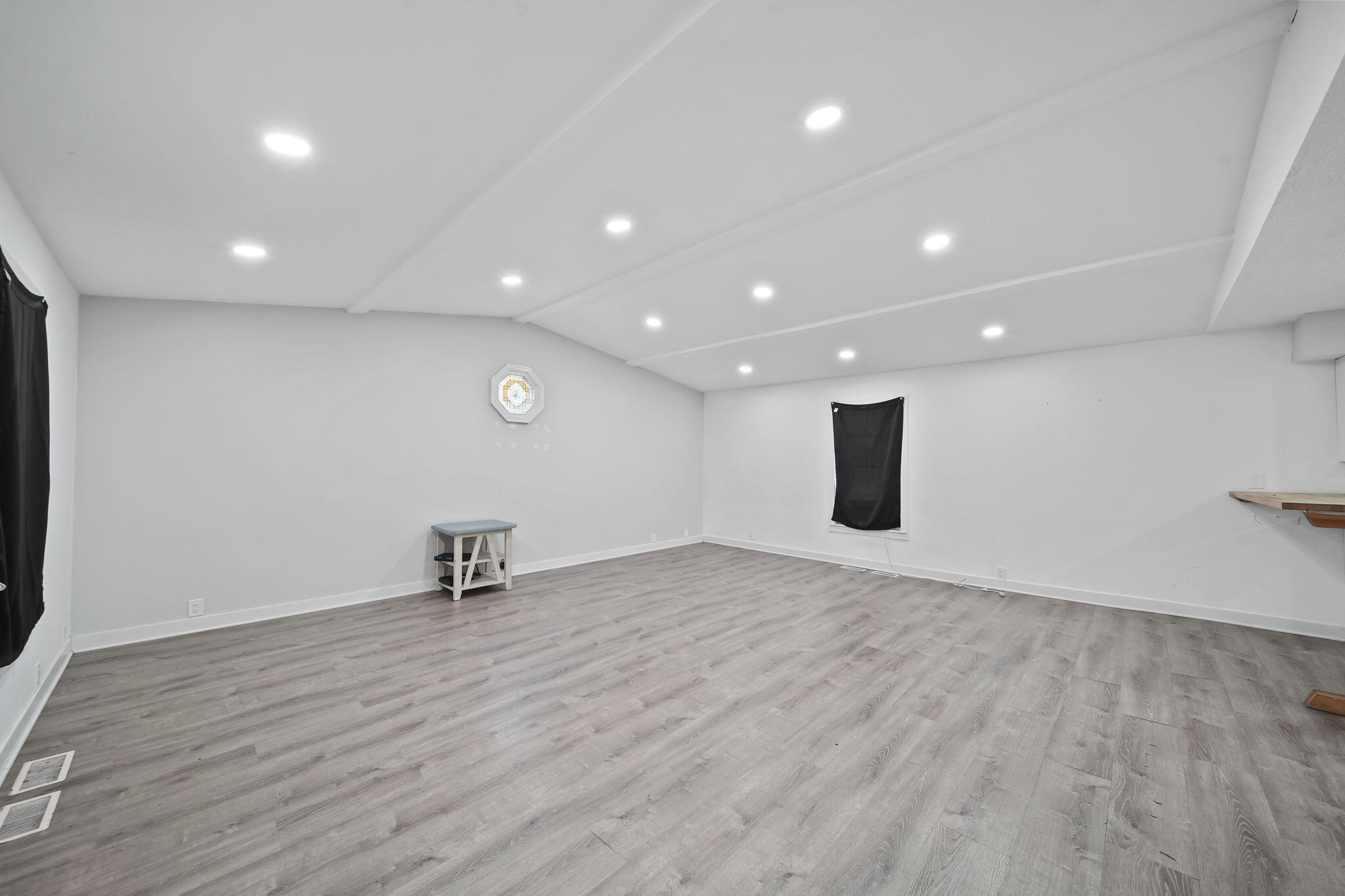 210 Watts Road Jackson, MI 49203 - Photo 10 of 26 10-web-or-mls-DSC09656