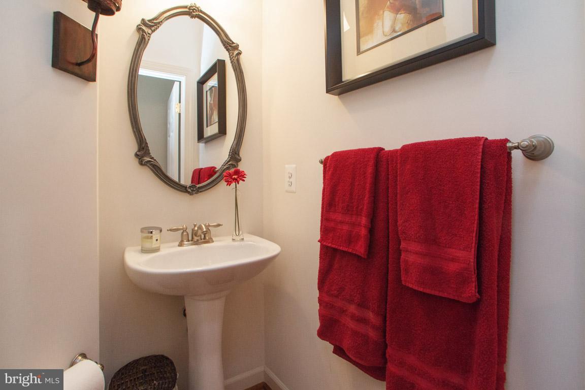 1557 Rutland Way Hanover, MD 21076 - Photo 14 of 37 Convenient powder room on the main level!