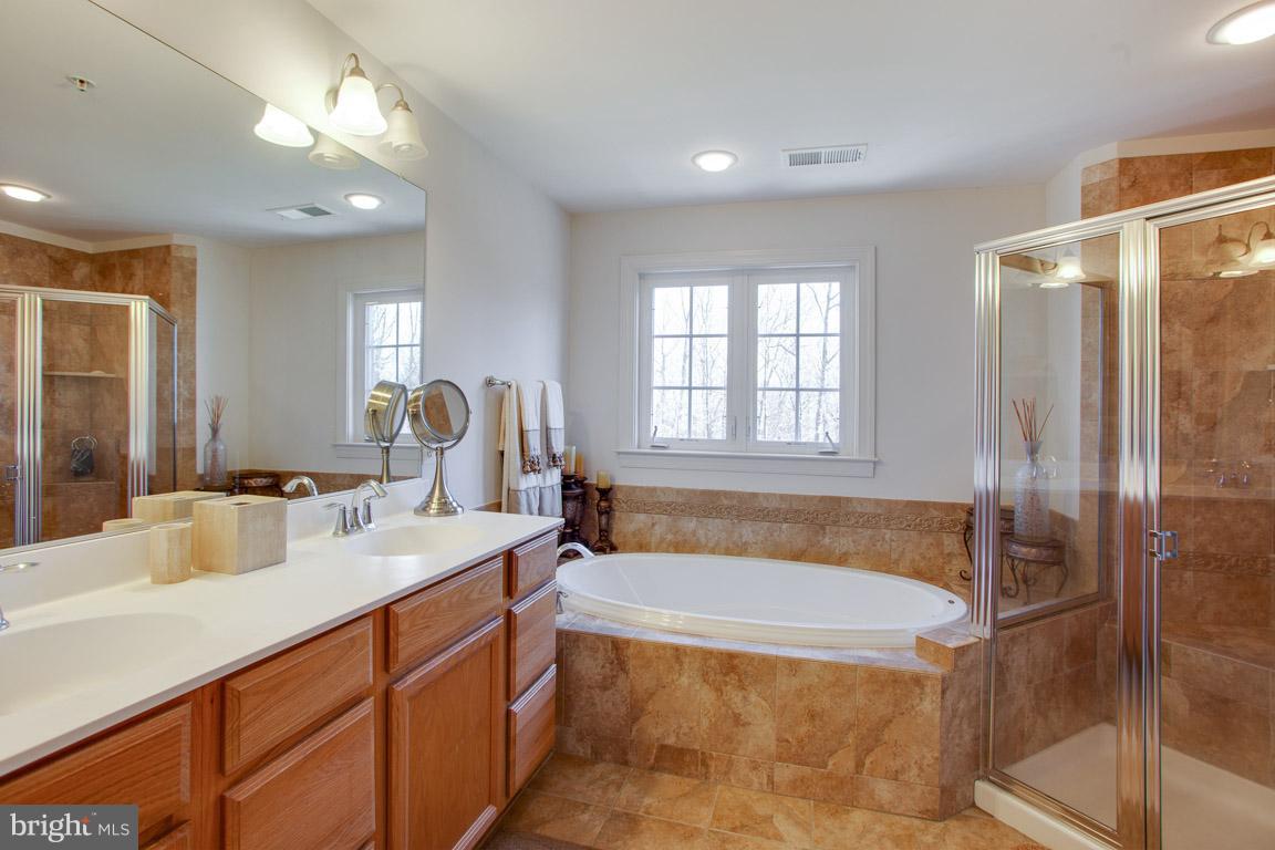 1557 Rutland Way Hanover, MD 21076 - Photo 19 of 37 Master bath w/shower seat, private water closet!