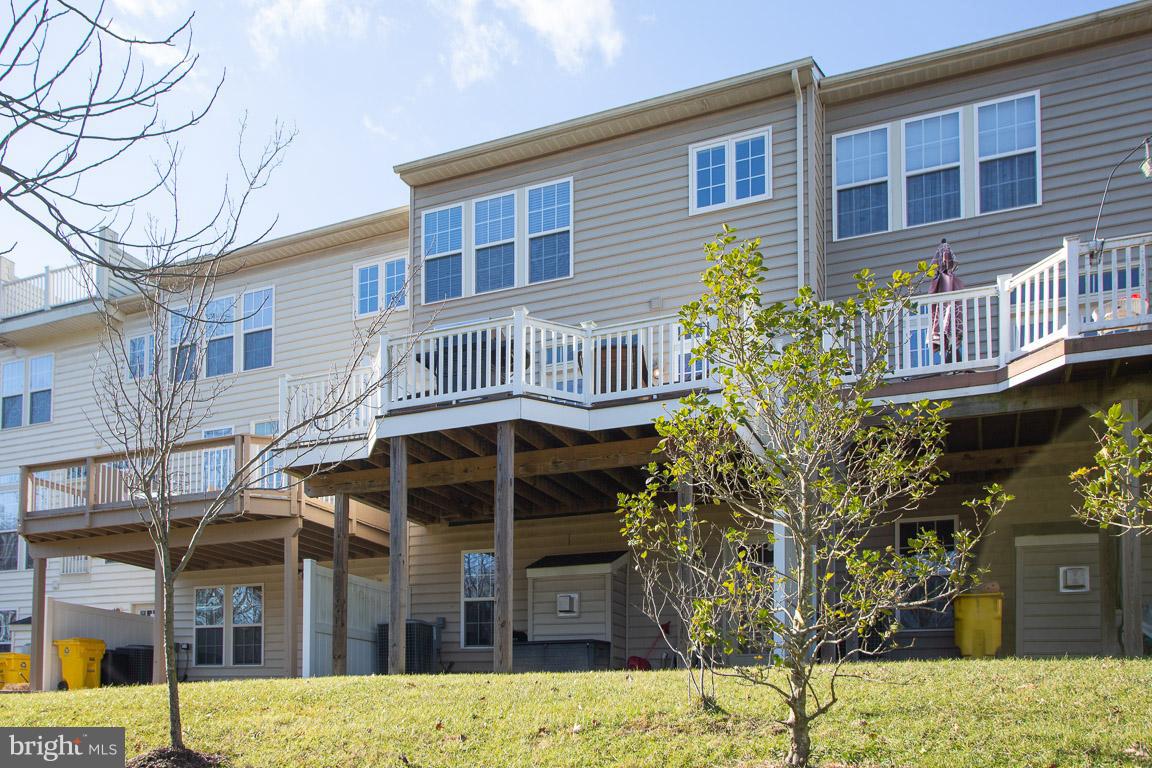 1557 Rutland Way Hanover, MD 21076 - Photo 34 of 37 Great deck for entertaining!