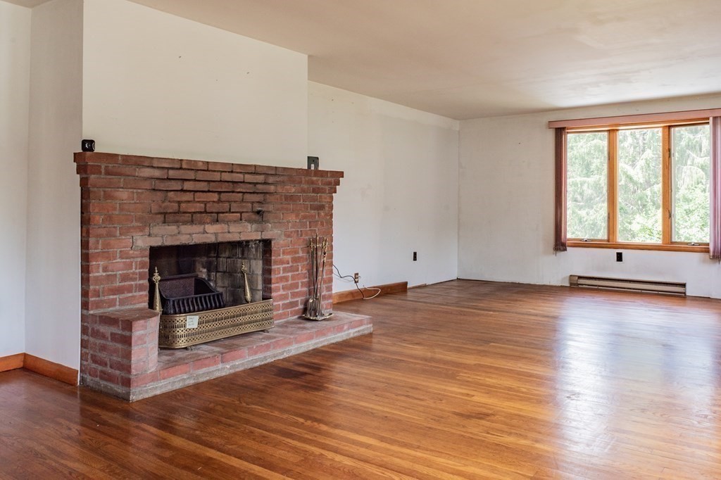 82 Appleton Road Auburn, MA 01501 - Photo 10 of 31 Gallery Image 10
