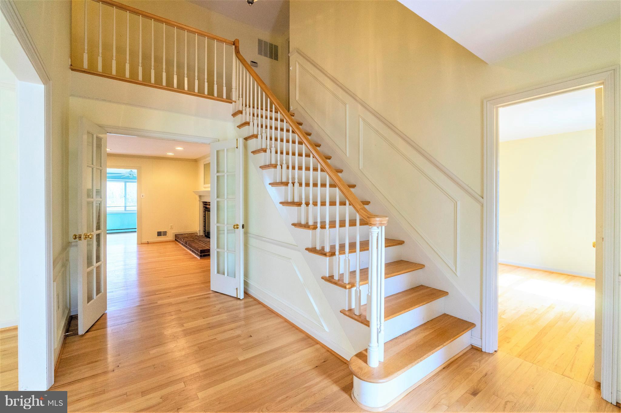 1008 Towlston Road McLean, VA 22102 - Photo 5 of 30 Foyer