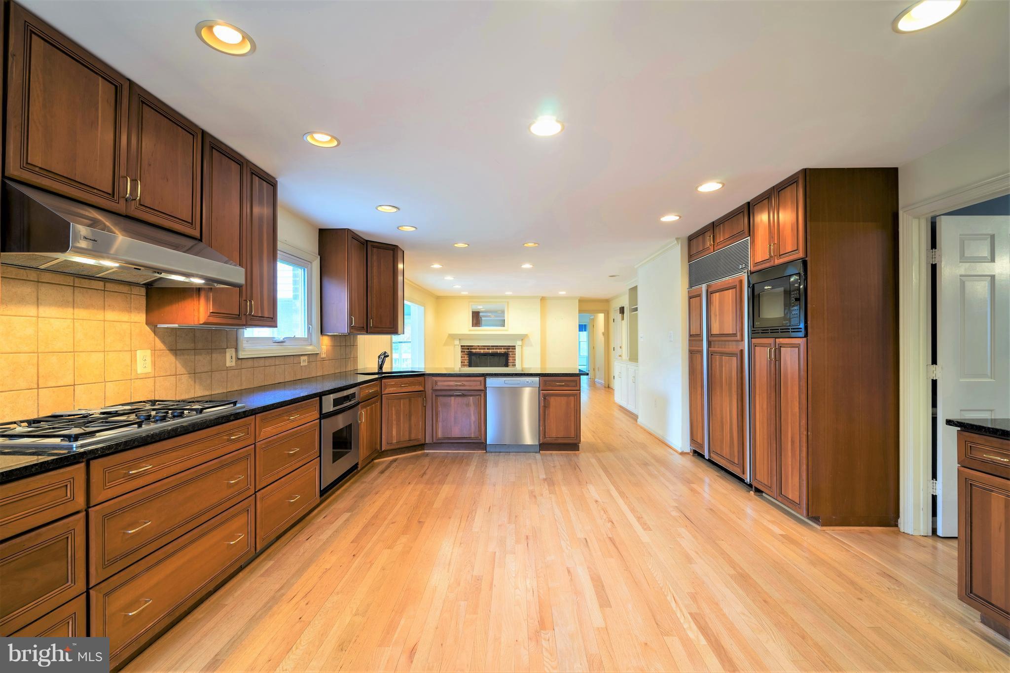1008 Towlston Road McLean, VA 22102 - Photo 8 of 30 Kitchen