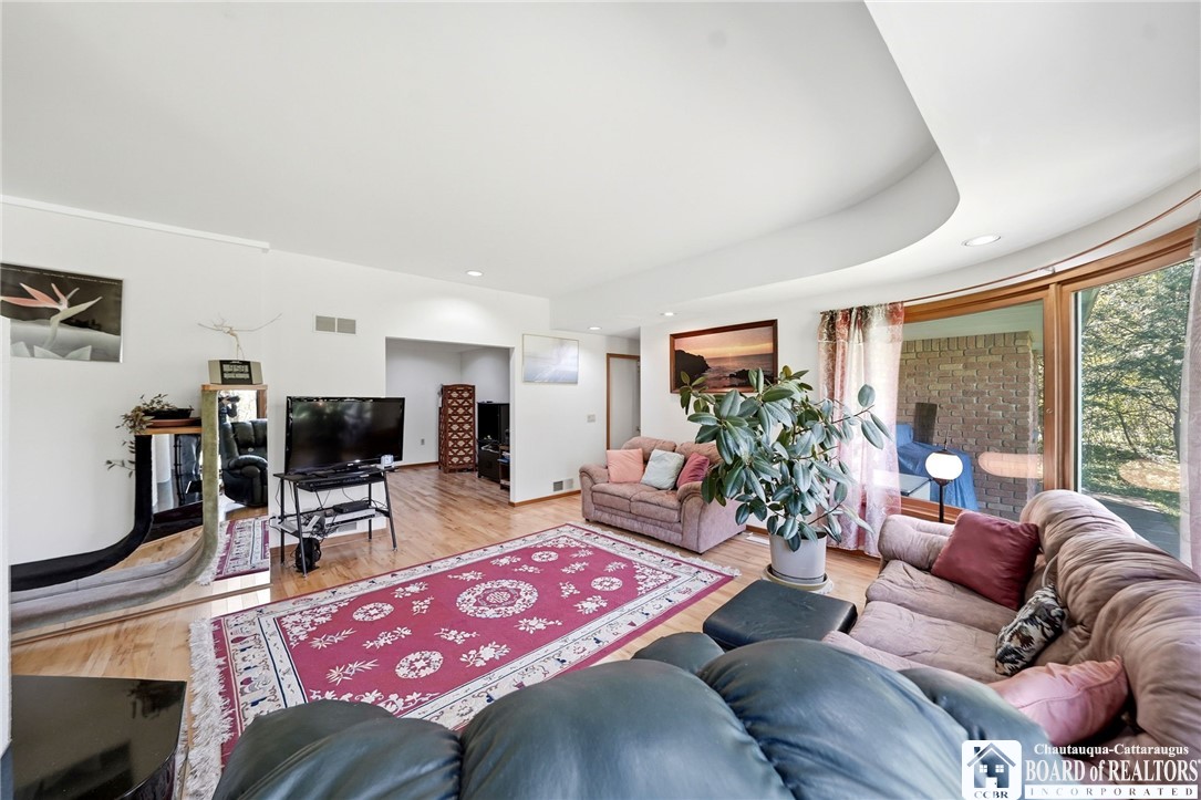 1860 North Forest Road Amherst, NY 14221 - Photo 15 of 50