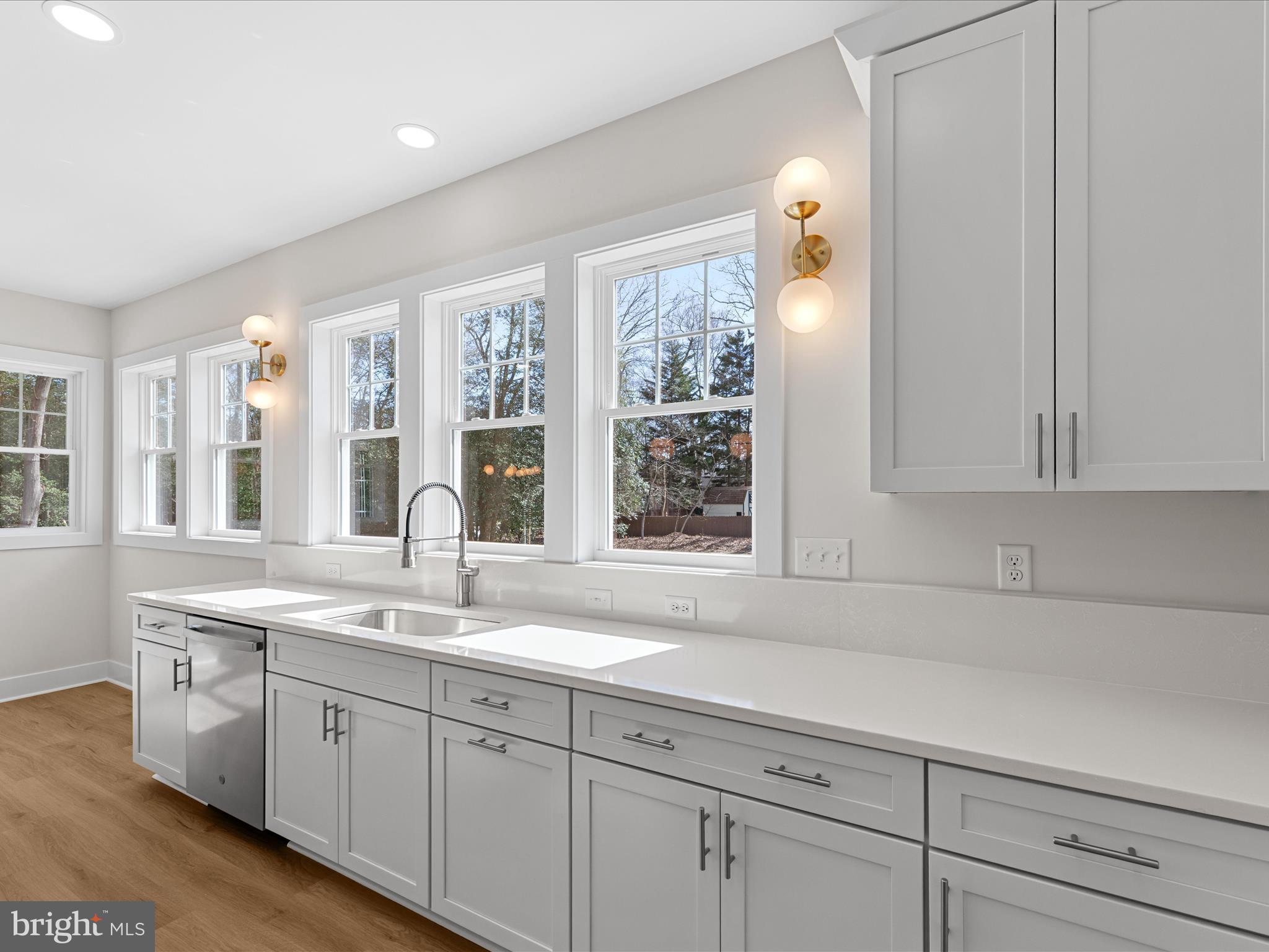 34 Rivers End Drive Seaford, DE 19973 - Photo 32 of 68 Kraftmaid Crown Topped Cabinets