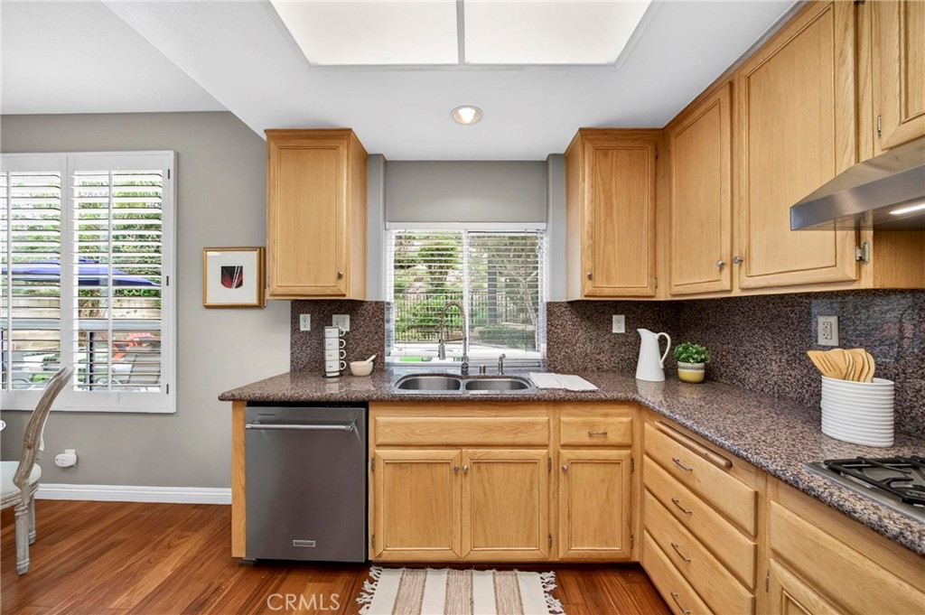 19901 Mid Pines Lane Porter Ranch, CA 91326 - Photo 5 of 23 Kitchen