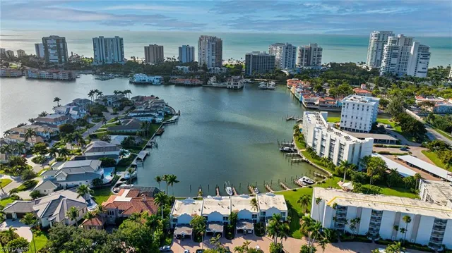 $2,599,000 | 4045 Crayton Road, Naples, FL 34103